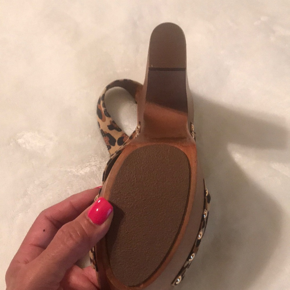 Leopard Heel - Picture 3 of 4